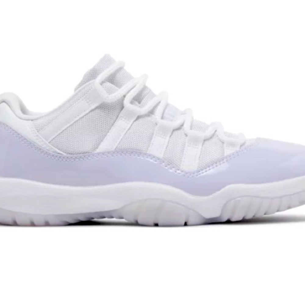 Wmns Air Jordan 11 Retro Low 'Pure Violet'